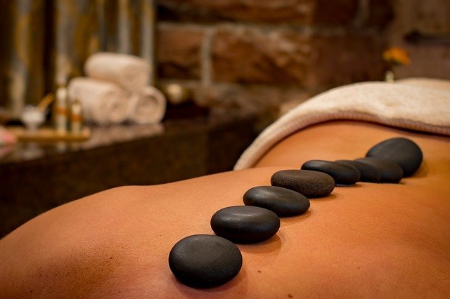 massage aux pierres chaudes