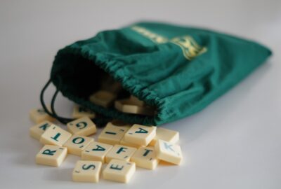 Stratégies pour devenir un meilleur joueur de Scrabble®