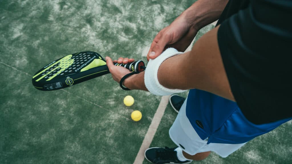 Comment bien choisir sa première raquette de tennis ?